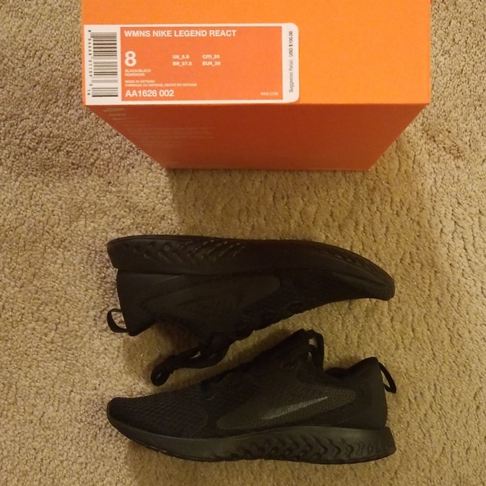 New womens nike legend react black size 8